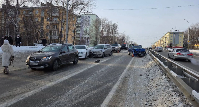 В Иркутске пьяный водитель устроил массовую аварию с семью автомобилями
