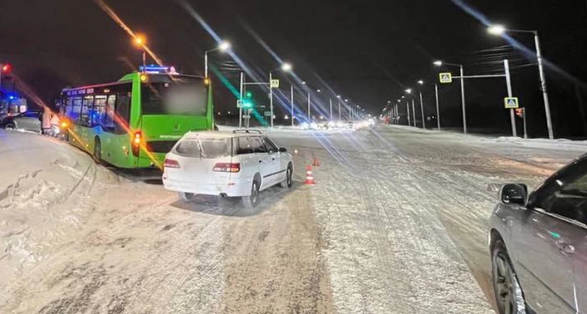 В Иркутске автомобиль спровоцировал массовую аварию, выехав на встречную полосу