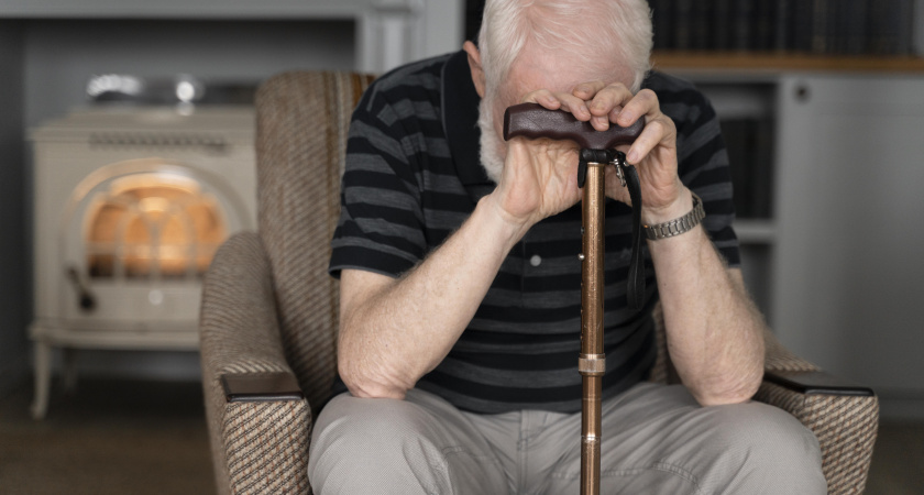 Психолог объяснила, почему дети не звонят, не приезжают после 40. Причина не в них