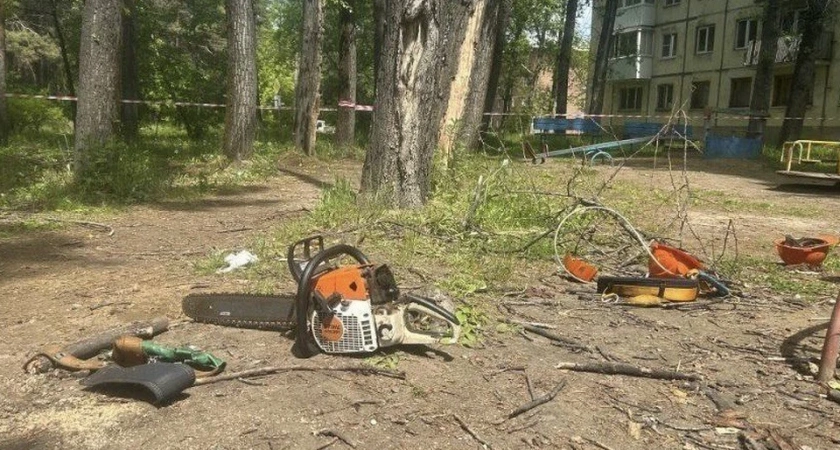 В Иркутской области тракторист обрек двух рабочих на гибель