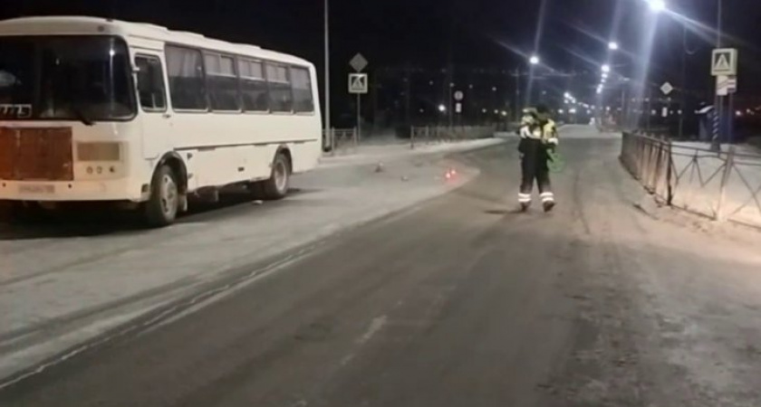 В Иркутской области водитель служебного автобуса сбил мужчину на переходе