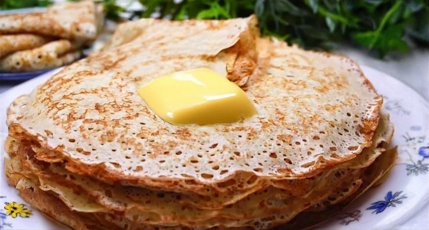 Хранила эту тайну 30 лет. Простая манипуляция с яйцами, после которой блины — как кружевные платочки