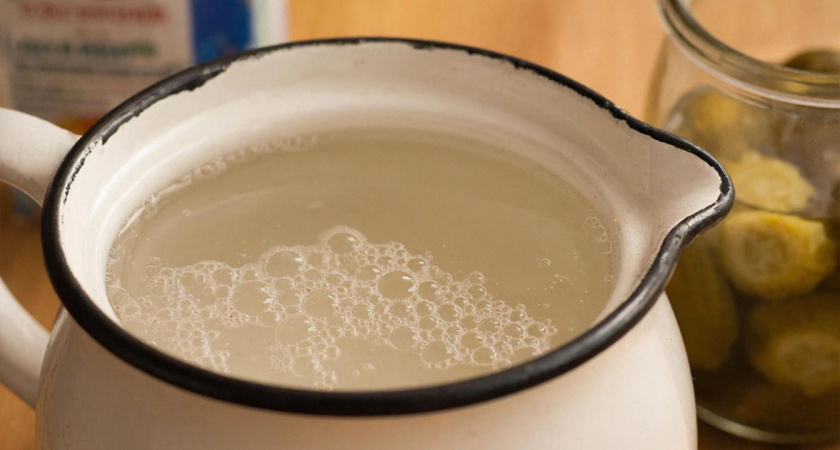 Ваш чайник снова будет сиять, как в день покупки: 2 ложки в воду — и тереть не придется