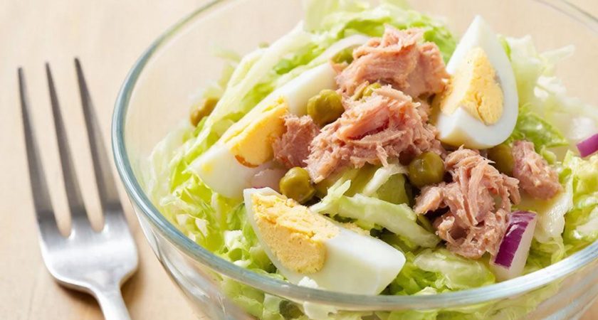 1 банка тунца и пекинка: нежнее салата не найдете — готовится за 1 минуту, а съедается еще быстрее