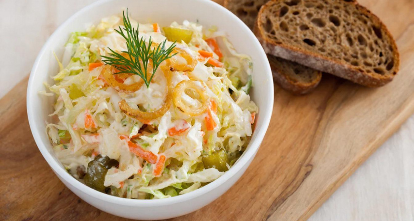 300 г капусты и жареный лучок: "Оливье" и рядом не стоял — не салат, а рай для гурмана