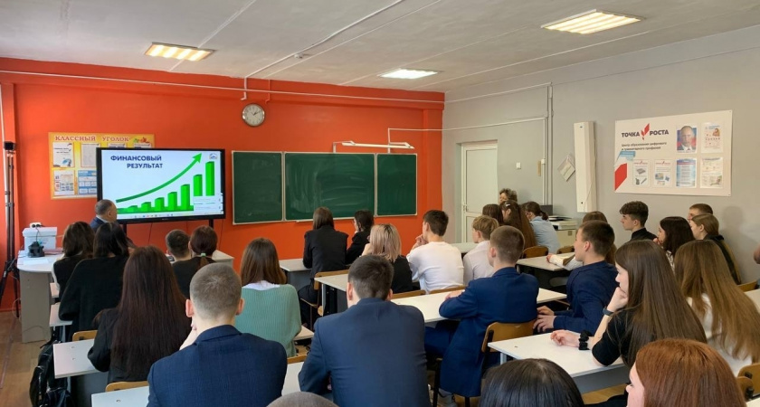 Технолог из Усольского района рассказал школьникам о карьере в агропроме