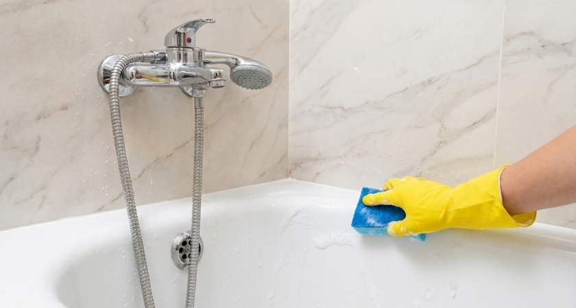 3 ложки — и ванна станет как новая: без налета и плесени — ослепительная чистота
