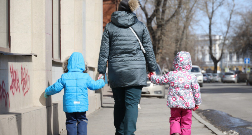 В Иркутской области направили более 155 миллионов рублей на поддержку семей при рождении детей