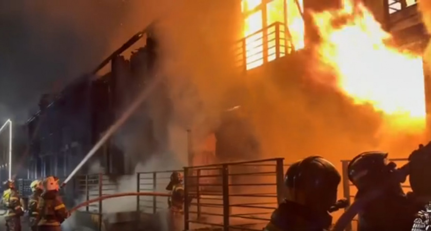 В Иркутской области огонь повредил 24 номера в отеле “Байкал-Аляска”