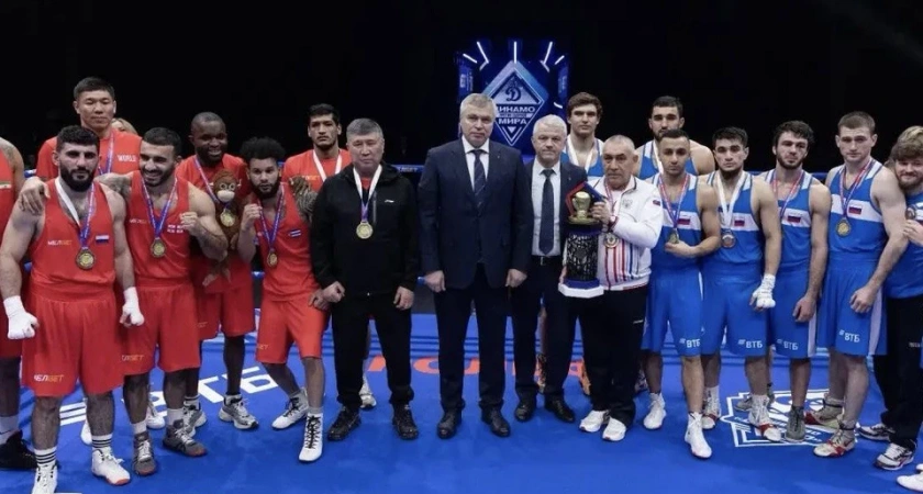 Полицейский из Иркутской области победил двукратного чемпиона Азии в боксерском поединке в Москве