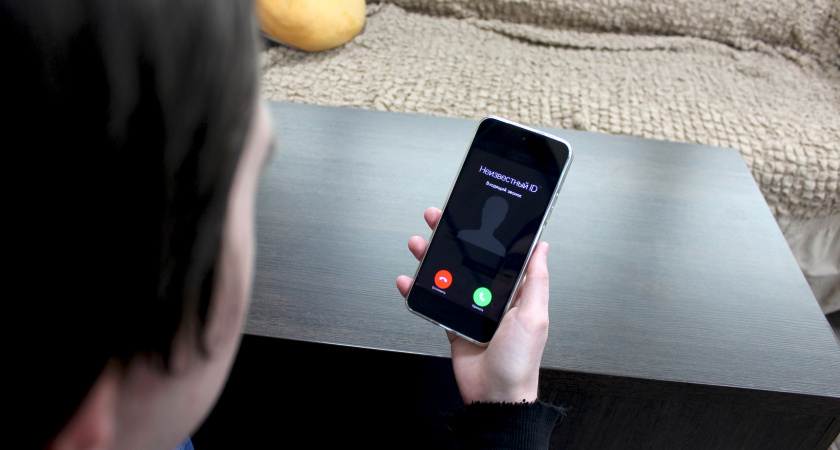 Пенсионер из Иркутской области перевел мошенникам 9,5 миллионов рублей за несуществующую посылку