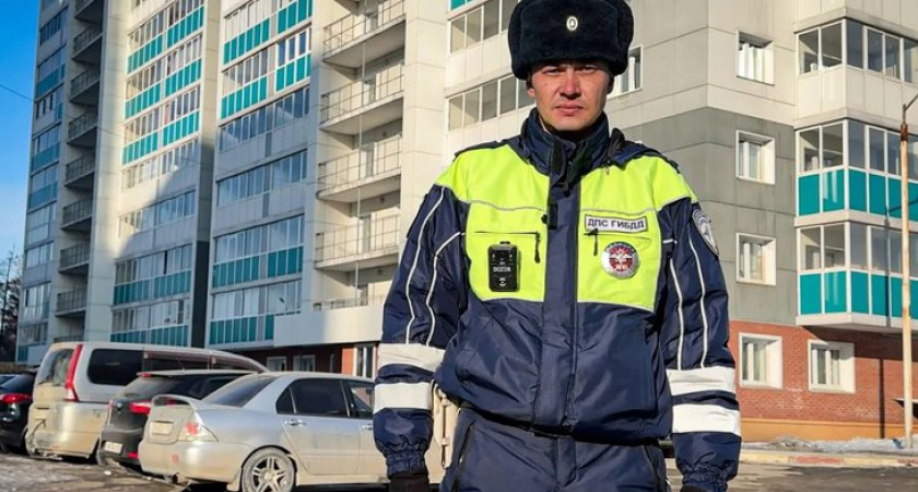 В Иркутской области инспектор ДПС спас девушку с высотки