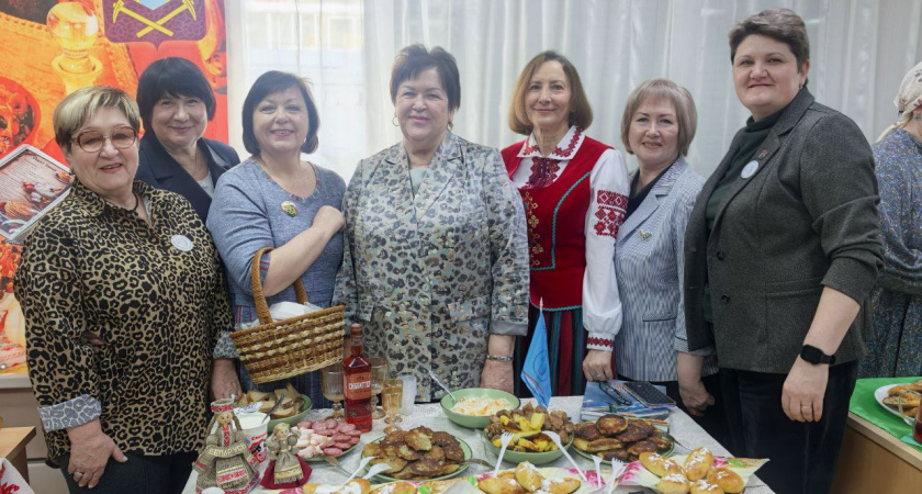 Усольские активистки представили белорусские блюда на гастрономическом фестивале в Иркутске