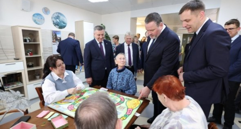 Министр труда России посетил социальные учреждения Иркутской области