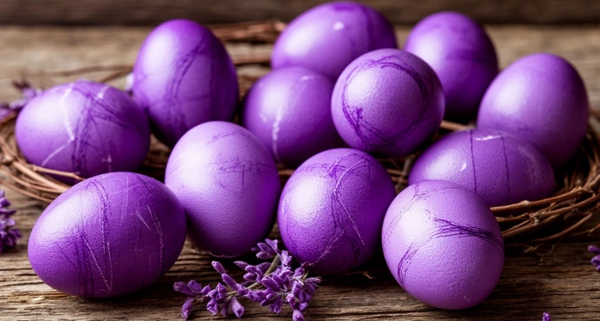 Не скорлупа, а просто космос: для покраски яиц в фиолетовый цвет "химоза" не нужна — понадобится лишь один отход