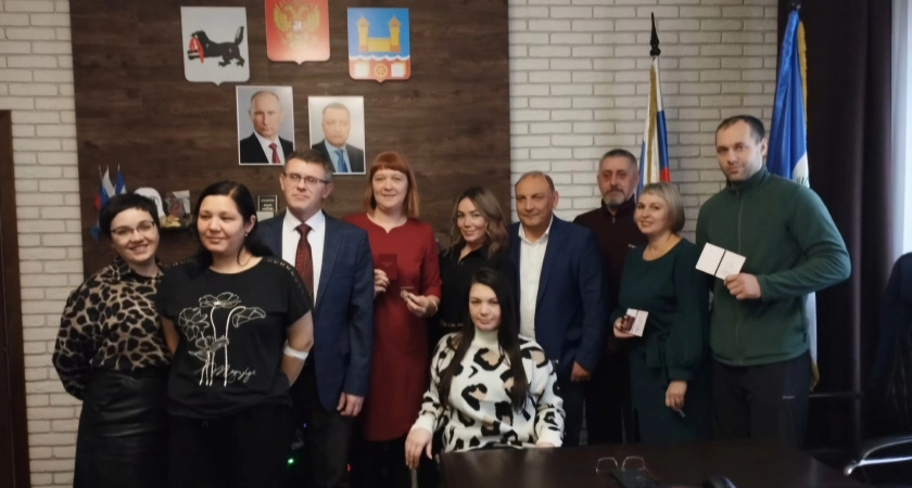 Фото к статье: Вручение нагрудных знаков «Почётный донор России».