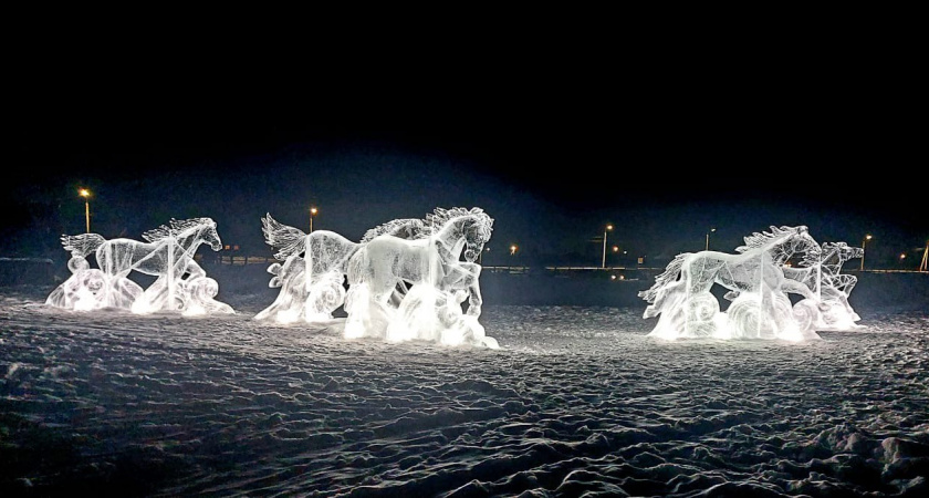 Пять ледяных лошадей: фонд Тихомировых создал уникальные скульптуры для жителей Иркутской области