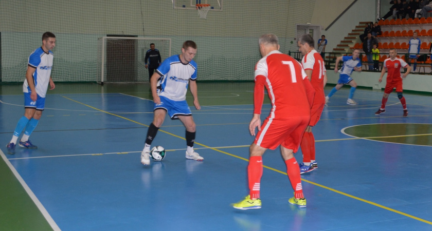 Матч между дружинами Химфармзавода и Ветеранами Химика