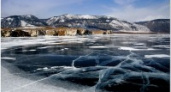 На Байкале иномарка провалилась под лед, один человек погиб 