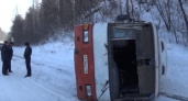 Автобус с 13 пассажирами перевернулся около Ангарска из-за гололёда