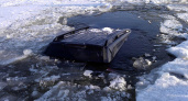 Toyota Corolla ушла под воду на Байкале