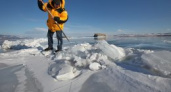Правила безопасного движения по Байкалу.  Ледовый капитан Бурмейстер рассказал «Иркутскому репортёру», как он прокладывает дороги по замёрзшему озеру