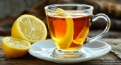 Лимон в чай многие кладут неправильно: слишком рано — не допускайте эту ошибку, если не хотите испортить свой напиток