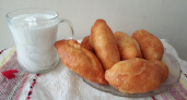 1 стакан кефира — и гора моментальных пирожков к чаю готова: такие вкусные, что домашние уплетают их моментально