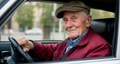 В ГАИ наконец поставили жирную точку: до какого возраста можно водить машину - пенсионерам назвали действующие ограничения