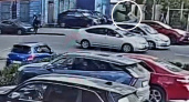Неудачный побег закончился полетом: в Иркутской области пешеход взлетел на крышу авто после внезапного появления на дороге