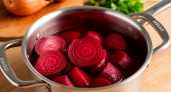 Свекла оставляет 50% вкуса в кастрюле с водой: вот как её правильно готовить — вкуснее, легче и без варки