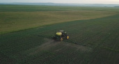 Масштабная обработка посевов защищает урожай в Иркутской области