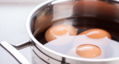 Повар дал точный ответ: в какую воду класть яйца для варки - в холодную или кипяток