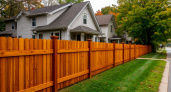 Почему в США деревянные заборы стоят как новенькие, хотя им по 30 лет: они используют русское средство 19 века