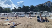 Купаться невозможно, люди сидят на берегу: Черное море преподнесло неприятный сюрприз туристам