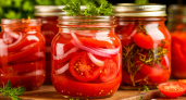 Помидоры с луком на зиму: легкий салат закатываю десятками банок - за уши не оттащишь