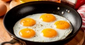 Не сало и не масло: На чём жарят яичницу бывалые хозяйки — запомните раз и навсегда