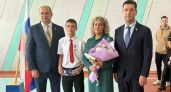 Школьник в Иркутской области спас тонущую девушку и получил медаль из рук сенатора