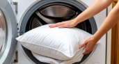 Подушки стираю теперь только так: 1 столовая ложка в барабан и на быстрый режим – от жёлтых пятен ни следа