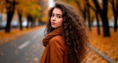 Волосы больше не выпадают клочьями: осенью использую один натуральный продукт — радуюсь своей густой шевелюре