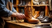 Соль вместо клея: сапожник поведал секрет моментального ремонта лопнувшей подошвы - держится годами