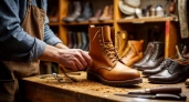 Соль вместо клея: сапожник поведал секрет моментального ремонта лопнувшей подошвы - держится годами