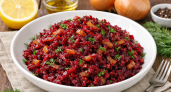 Вкусный салат со свеклой: домашних от него за уши не оттащить — простой и быстрый рецепт
