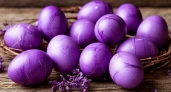 Не скорлупа, а просто космос: для покраски яиц в фиолетовый цвет "химоза" не нужна — понадобится лишь один отход