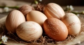 Не луковая шелуха, но натурально: вот так красим яйца на Пасху — элегантно и со вкусом