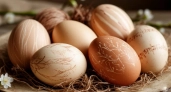 Не луковая шелуха, но натурально: вот так красим яйца на Пасху — элегантно и со вкусом