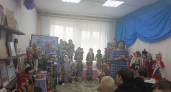 В Усолье-Сибирском студенты посетили выставку кукол в национальных костюмах народов России