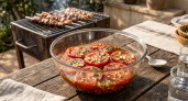 Под шашлык вкуснее не придумаешь: готовлю банками такие помидорки — всего 10 минут, и ароматная закуска уже на столе