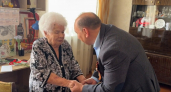 Мэр Усолья навестил тружеников тыла перед Днём Победы