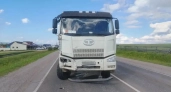 В Иркутской области водитель не пропустил фуру и спровоцировал ДТП: подросток попал в реанимацию